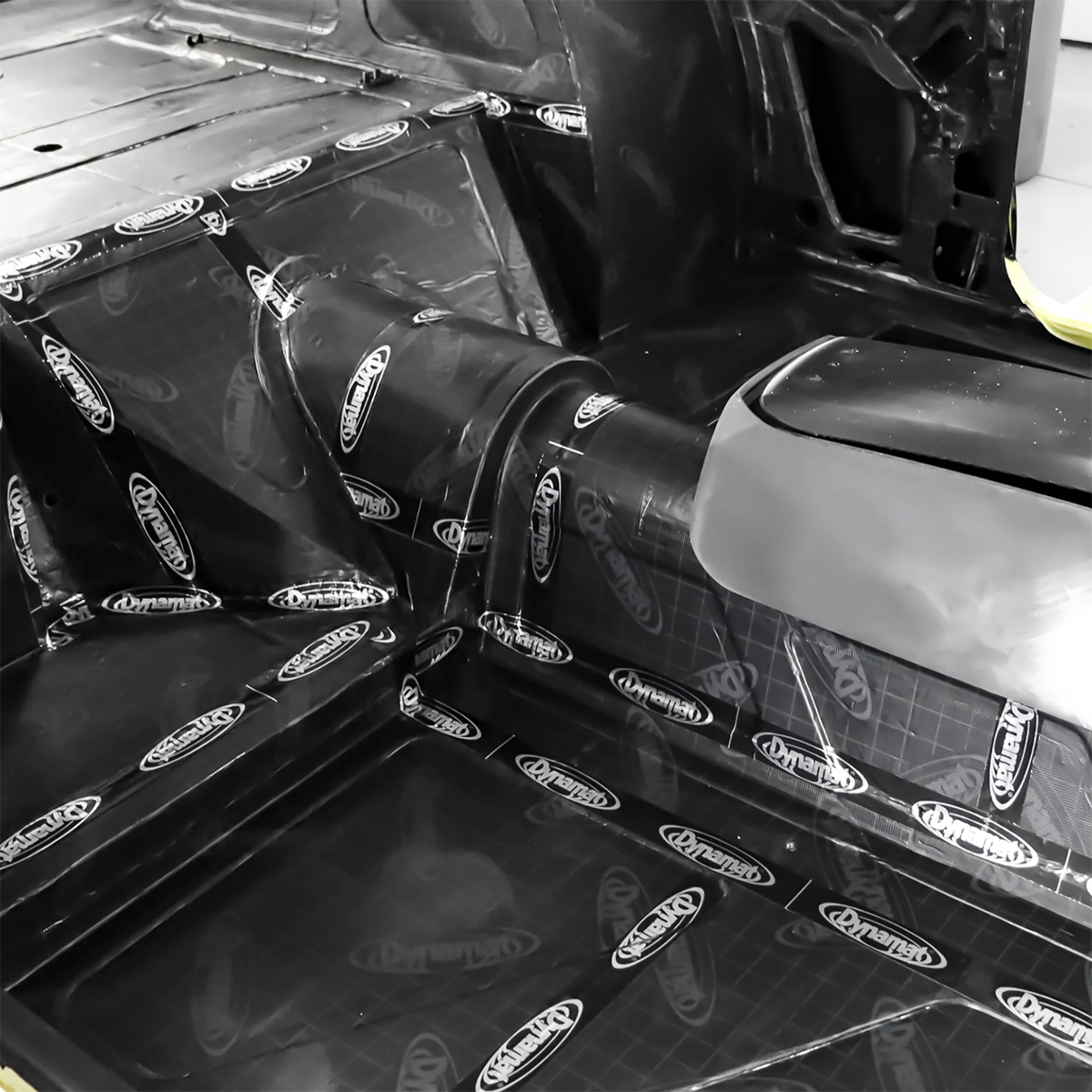 DYNAMAT XTREME TECH PACK SOUND DEADENING (450MM X 800MM) - 7 SHEET PACK - Image 8